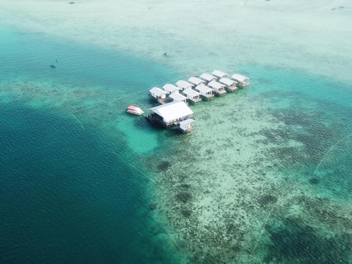 Hôtel Shun Shun Water Bungalows à Semporna Extérieur photo
