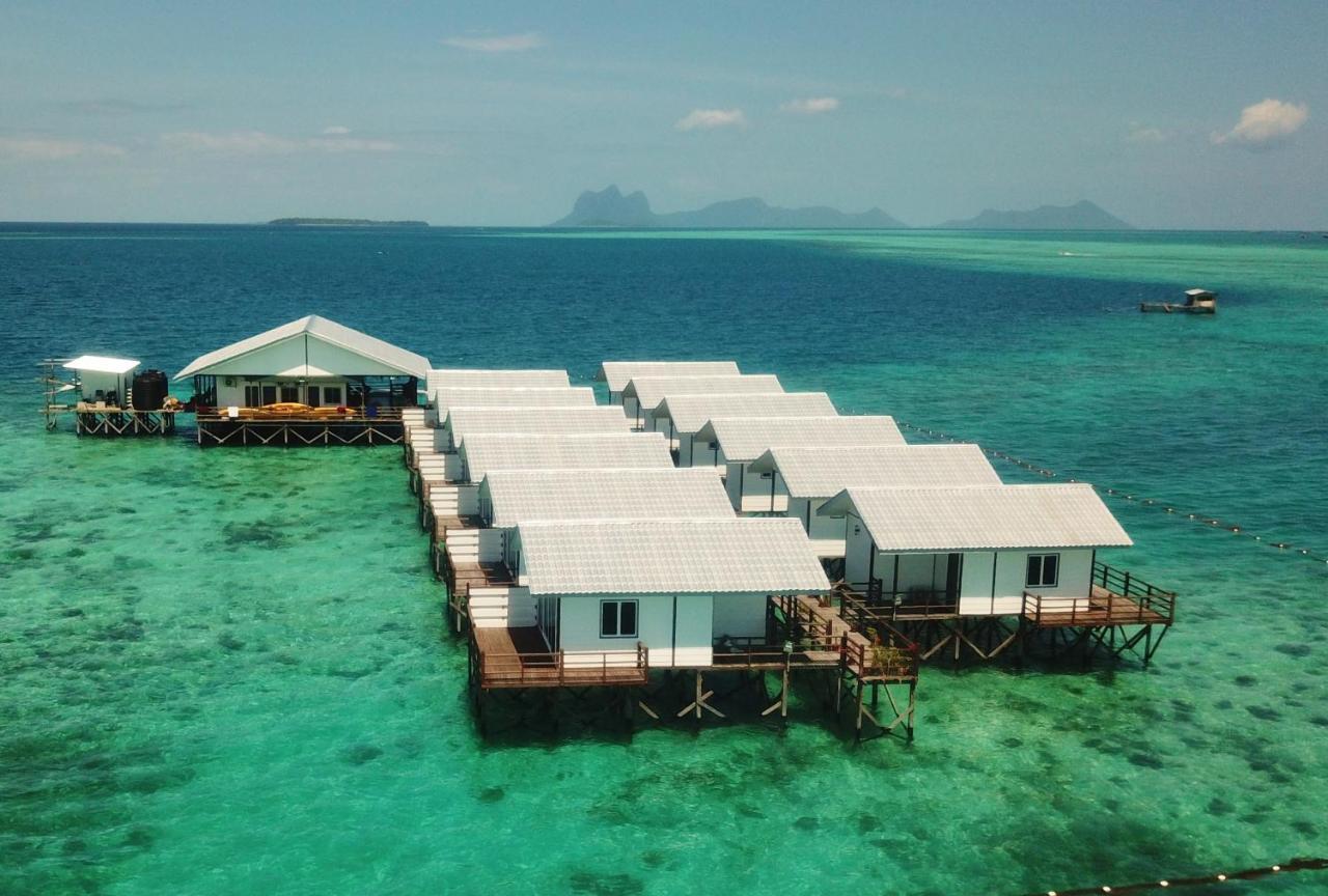 Hôtel Shun Shun Water Bungalows à Semporna Extérieur photo