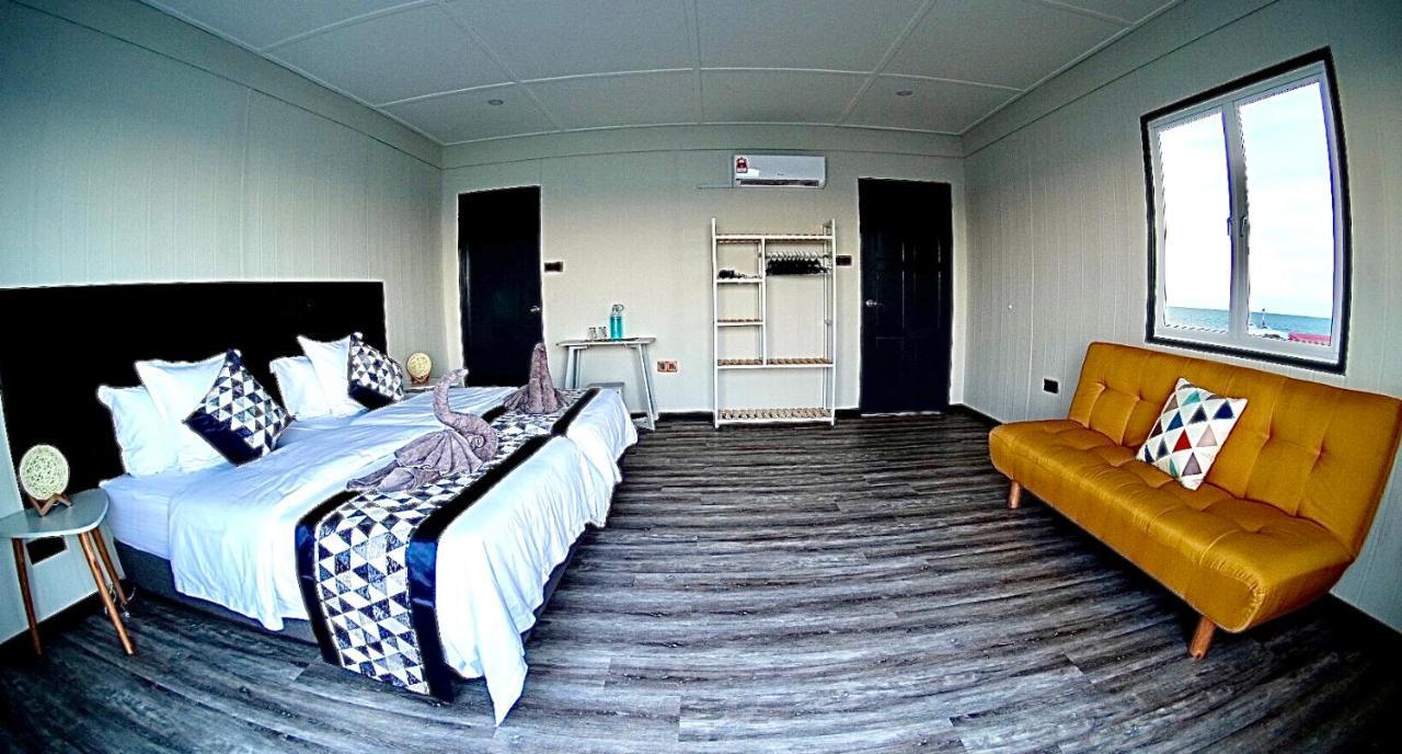 Hôtel Shun Shun Water Bungalows à Semporna Extérieur photo